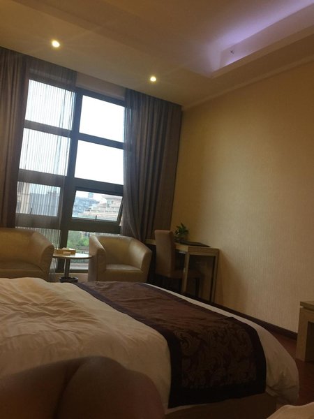 RONZON HOTELGuest Room