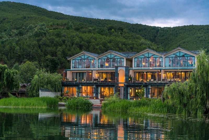 lugu lake shui mo lake view hotel Over view