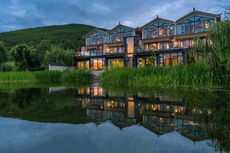 lugu lake shui mo lake view hotel Over view