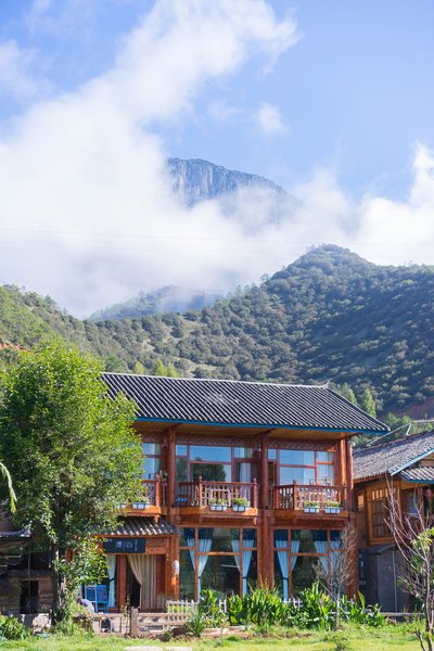 Lige Xinqing Inn- Luguhu Lijiang Over view