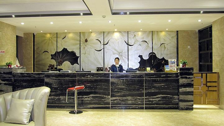 Shengjing Yijia HotelLobby