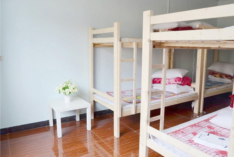 Happiness HotelGuest Room