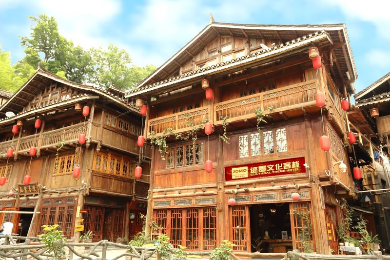 Huatang Chunman Inn Over view
