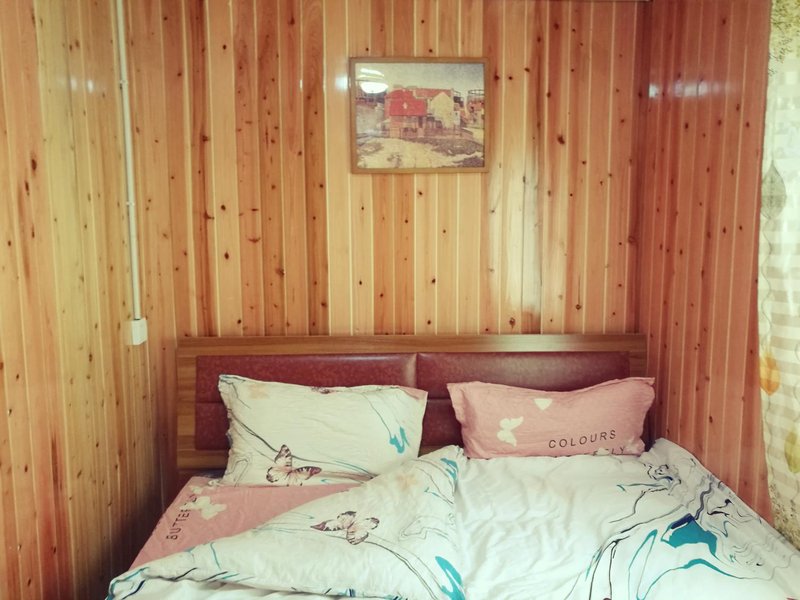 A DIS TANT HOME HEMU Guest Room