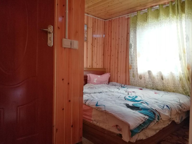 A DIS TANT HOME HEMU Guest Room