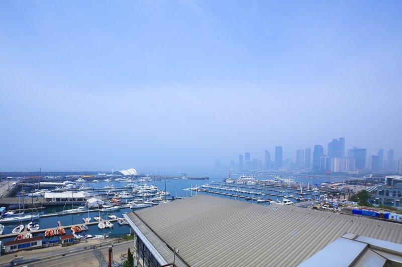 Qingdao Zhonghang Xiangtong Hotel Over view