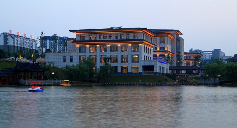 Jingting Lake Hotel Over view