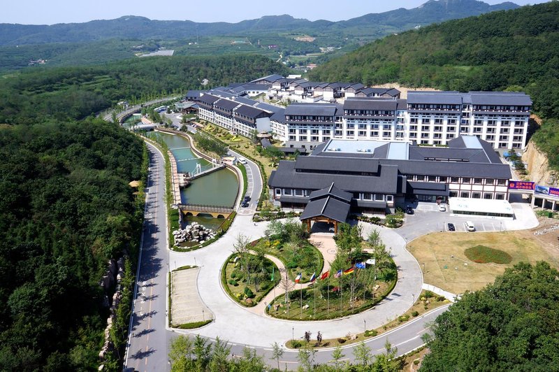 Dongquan Hot Spring Holiday Hotel over view