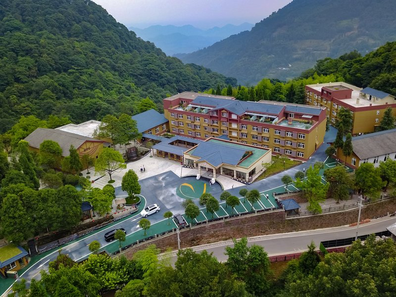 Tiantaishan Hotel over view