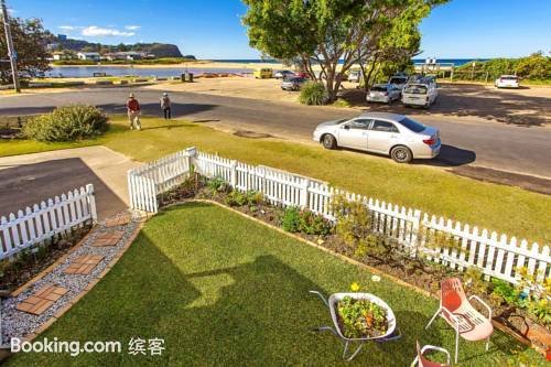 Sandy Corner Cottage by the Sea Hotel public area