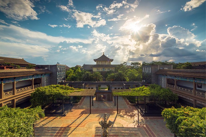 Eadry Royal Garden Hotel   Over view