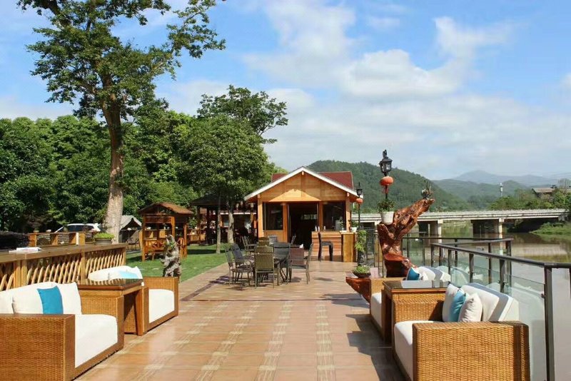 Qingcheng Park Riverside Garden Hotel Over view
