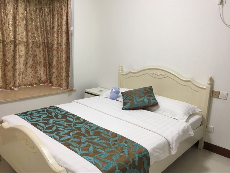 Sanya Elegant Cabin Guest Room