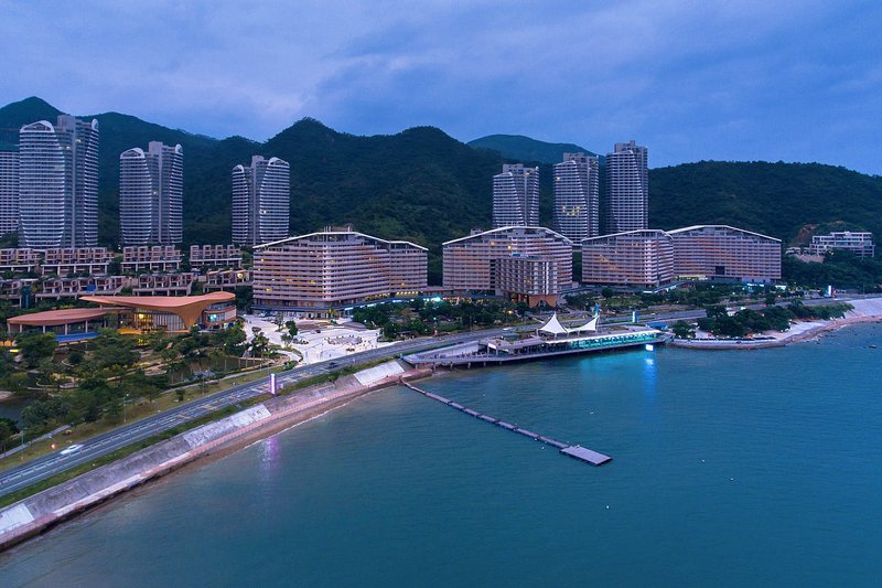 Island Skylight Resort Over view