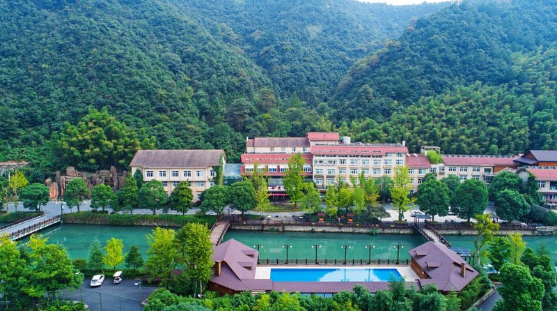 Meilin Holiday Resort Over view