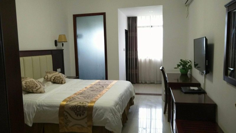 hainan a Big and Beautiful  Brownstone Guest Room