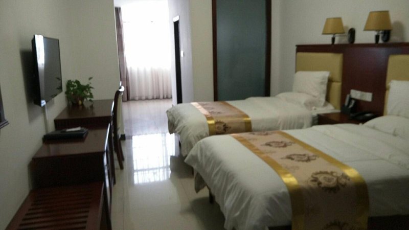 hainan a Big and Beautiful  Brownstone Guest Room