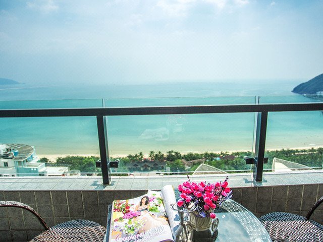 Dadonghai Boutique Seaview Holiday Apartment Over view