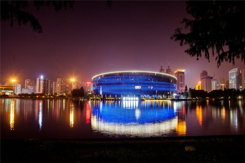 YADING PENINSULA HOTEL Over view