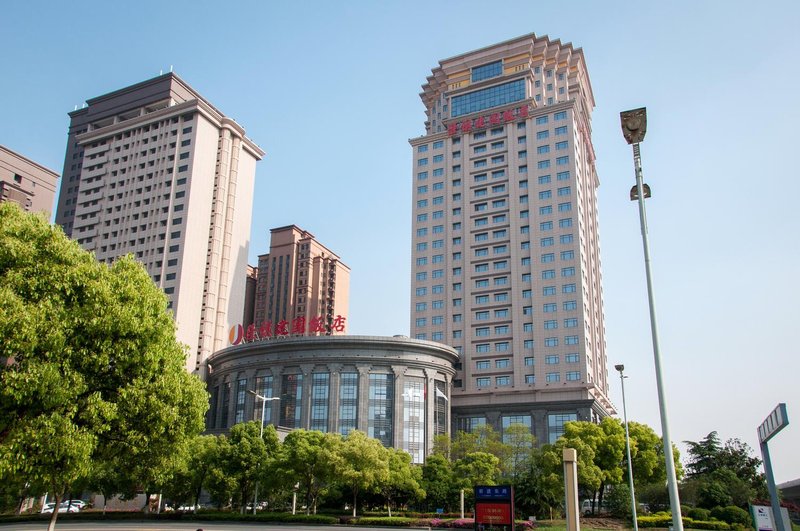 Longqi Jianguo Hotel Over view