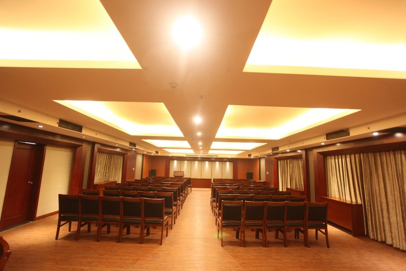 Crowne Plaza meeting room