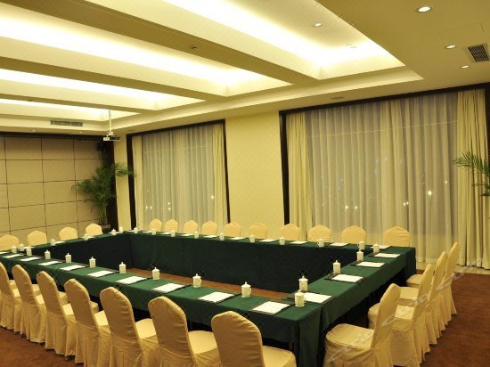 Garden Hotel Riverside (Huangshan Tunxi Old Street)meeting room