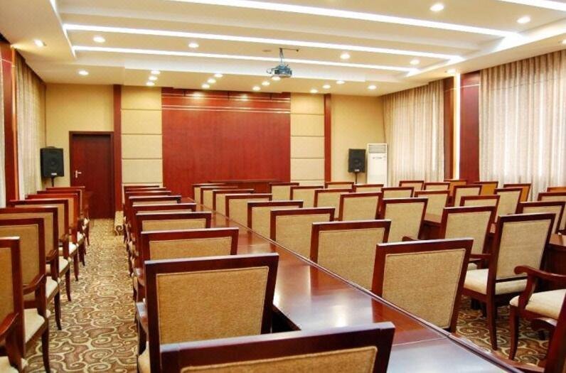 Huaxi Hotel meeting room