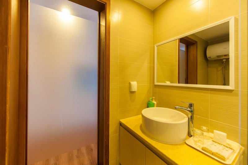 Kitten Cat Apartment Guest Room