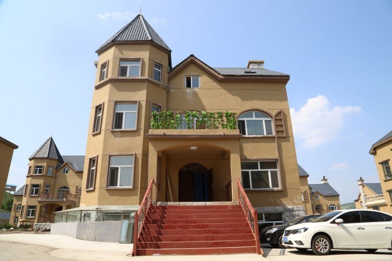 Arxan Lize Oxygen Bar Holiday VillageOver view