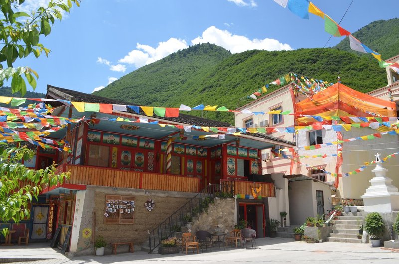 Anduo Small Courtyard Youth Hostel (Tibetan-style)Over view