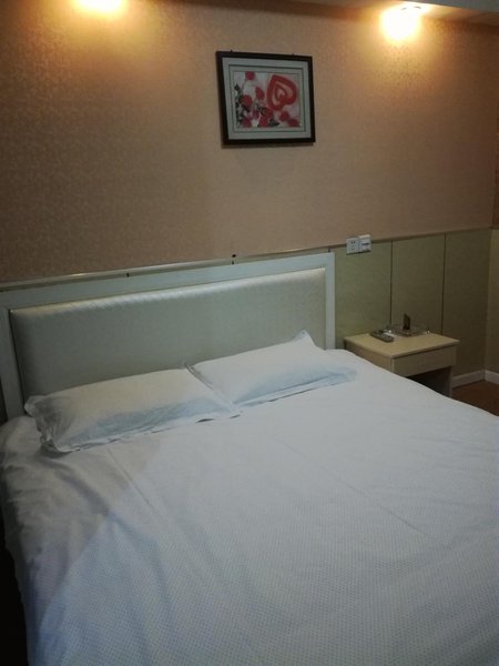 Gantan 98 Business Hotel Guest Room