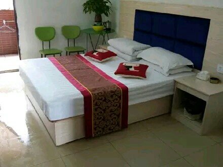 Longyi Hostel Guest Room