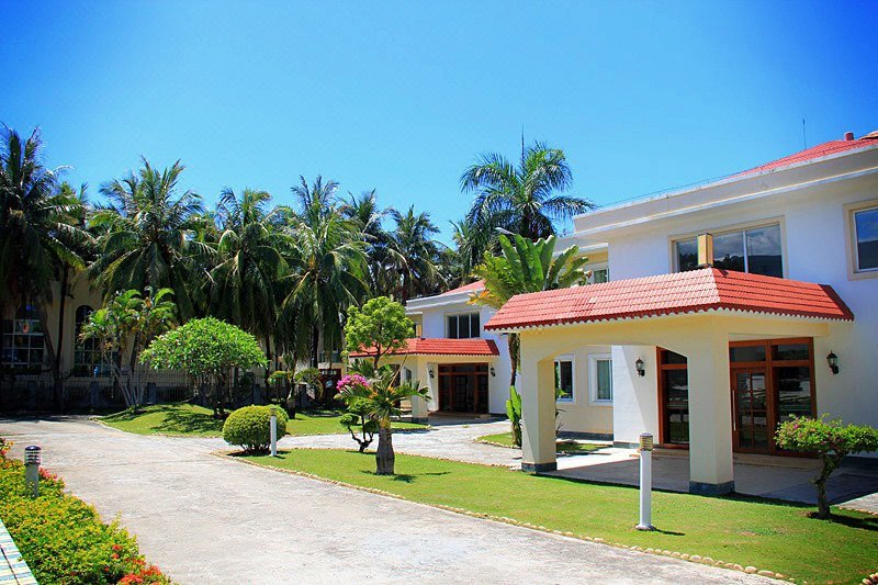 Yinyuan Resort Sanya Over view