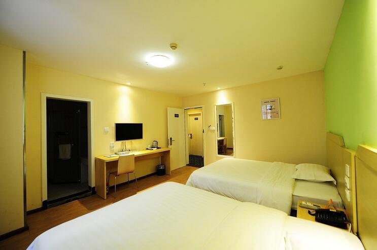 7 star hoteGuest Room