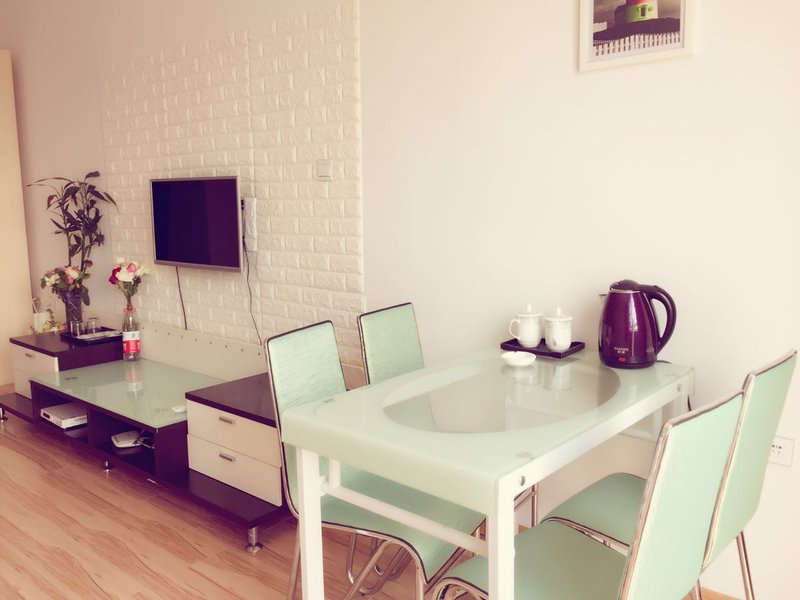 Qianshun Themed Apartment Guest Room