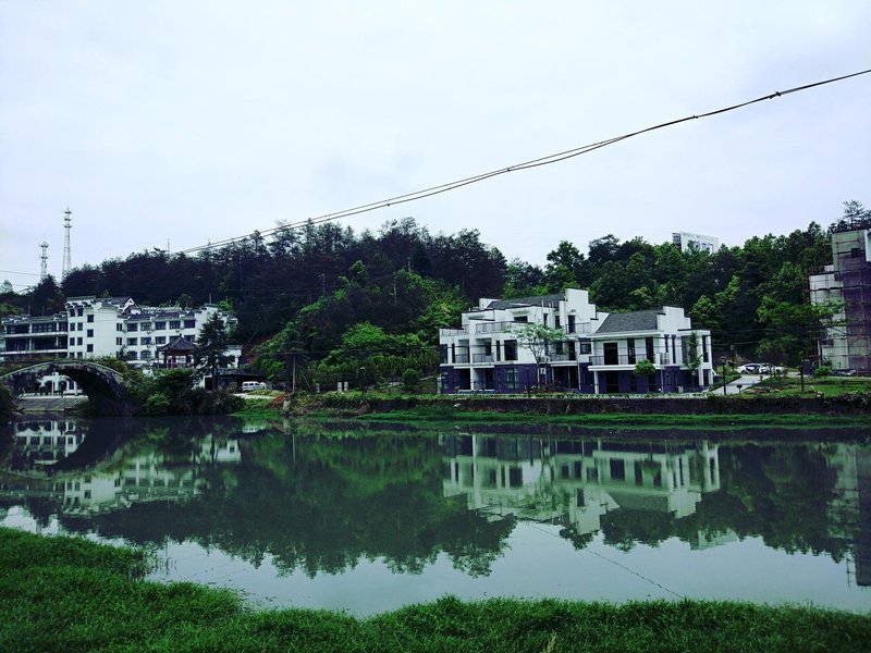 Puxi Riverside Mountain Villa Over view