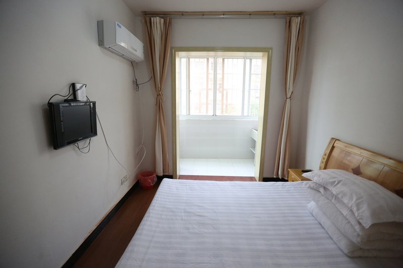 Rujia Family Hostel Guest Room