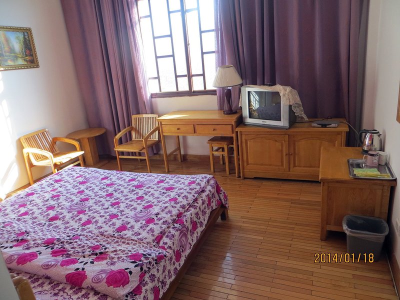 Looking over the Ancient Town Inn Lijiang Guest Room