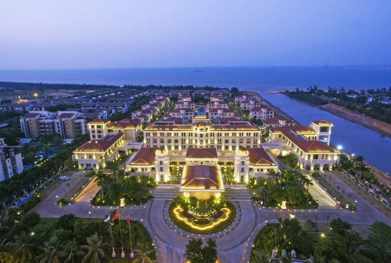 Redbird Hotel Haikou Over view