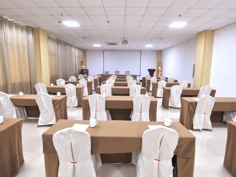 Vienna Hotel (Nantong Tongzhou Bus Station) meeting room