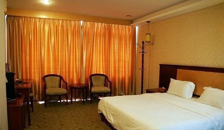 Jingjiang Business Hotel Guest Room