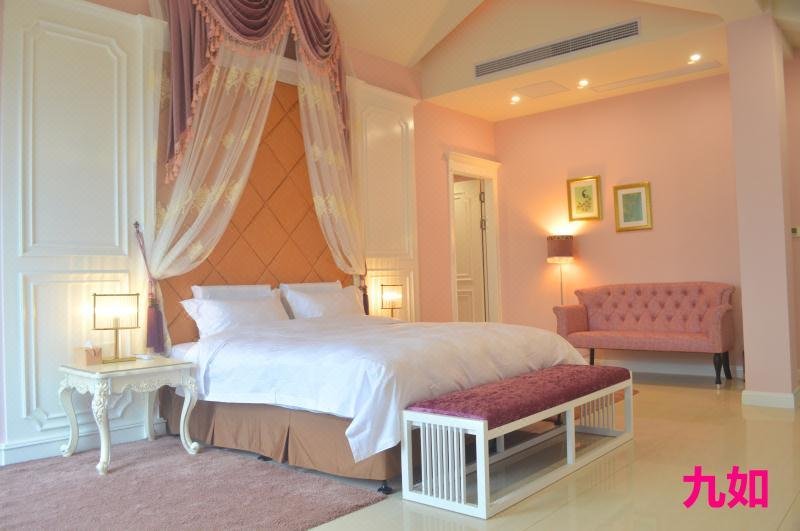 Ten Rooms InnGuest Room