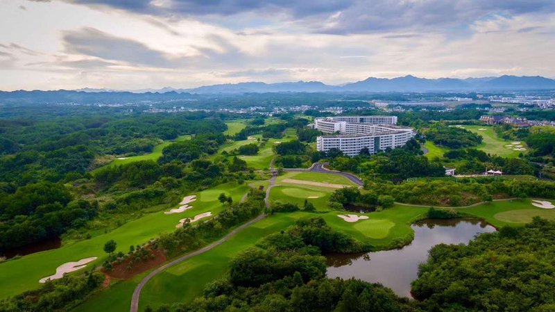 Huangshan Golf Hotel Over view