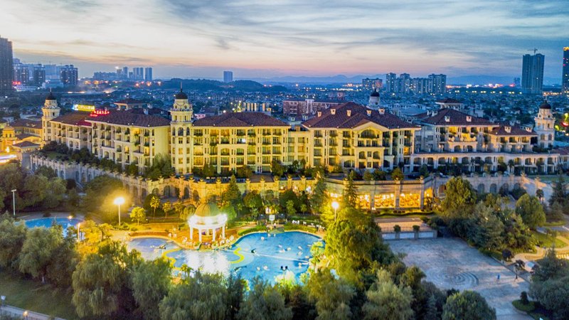 Country Garden Phoenix Hotel over view