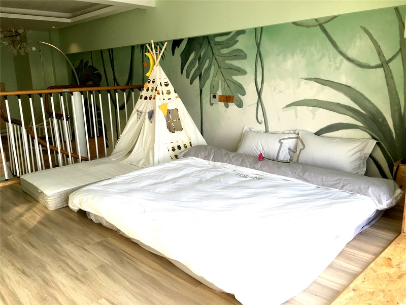 Lofttime Hotel Guest Room