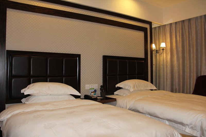 Central   City  HotelGuest Room
