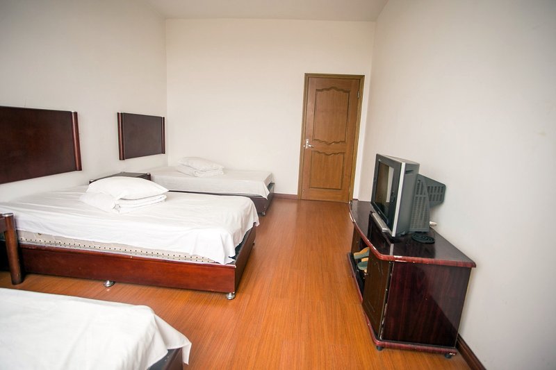 Luji Xishan Farmhouse Guest Room
