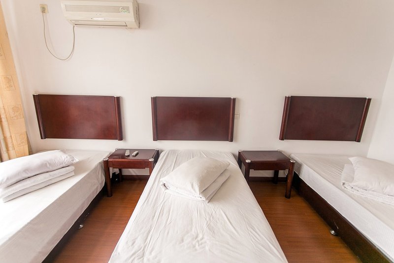 Luji Xishan Farmhouse Guest Room