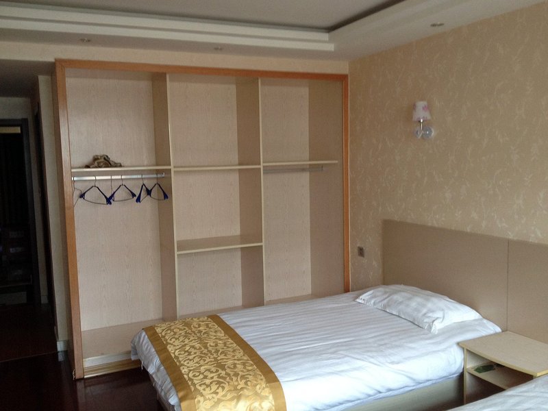 Fumei Hotel Guest Room