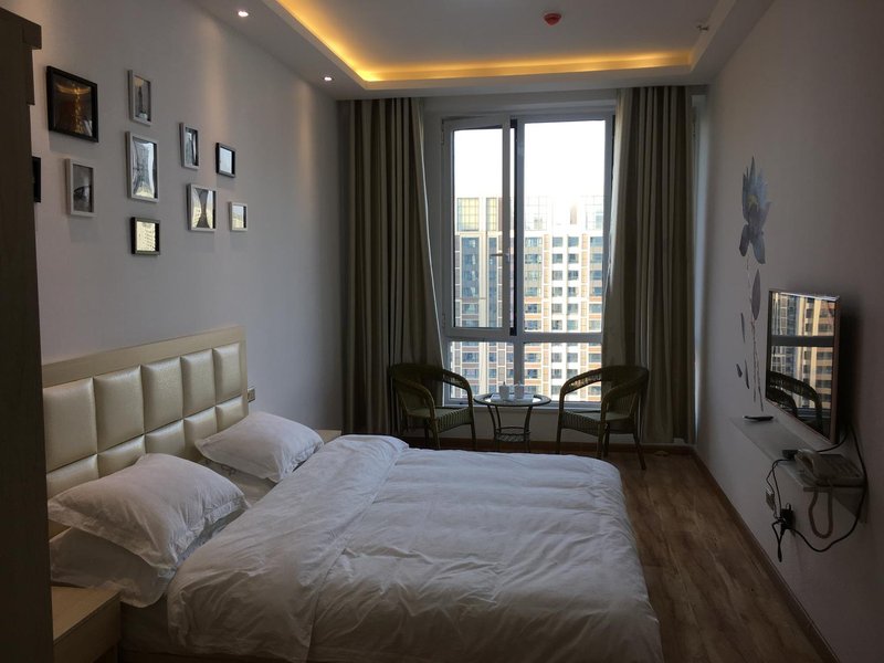 A lot of money Guest Room